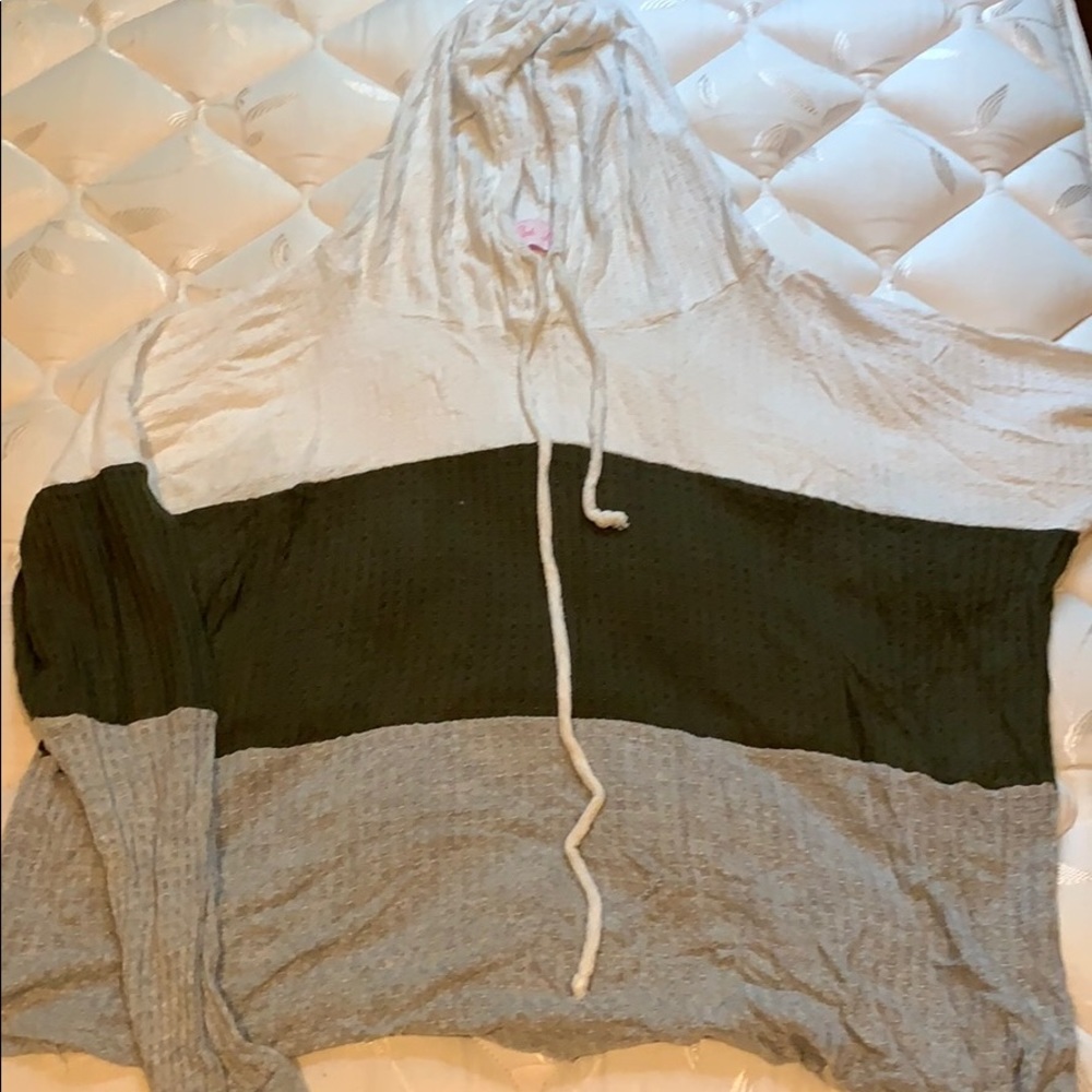 Long sleeve with hood
